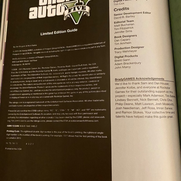Grand Theft Auto V Limited Edition 429 pages. New - Picture 3 of 7